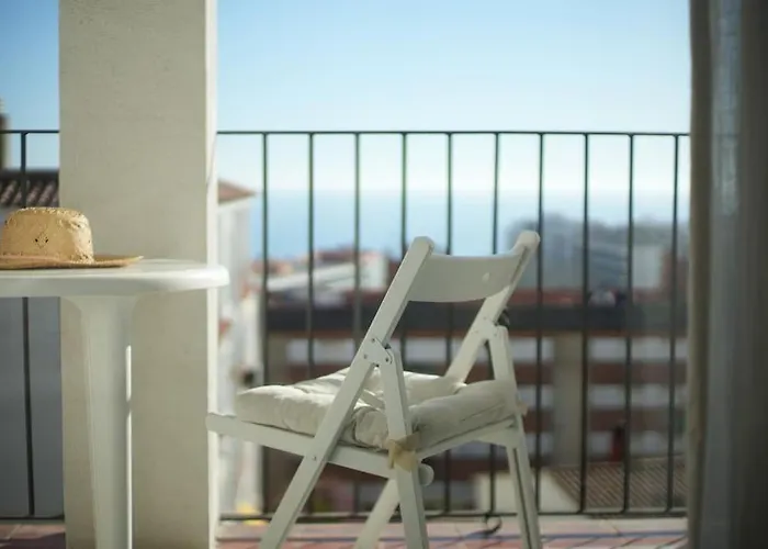 Apartment With Sea View & Pool, Garden, Dishwasher