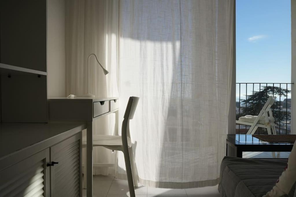 Appartement With Sea View & Pool, Garden, Dishwasher