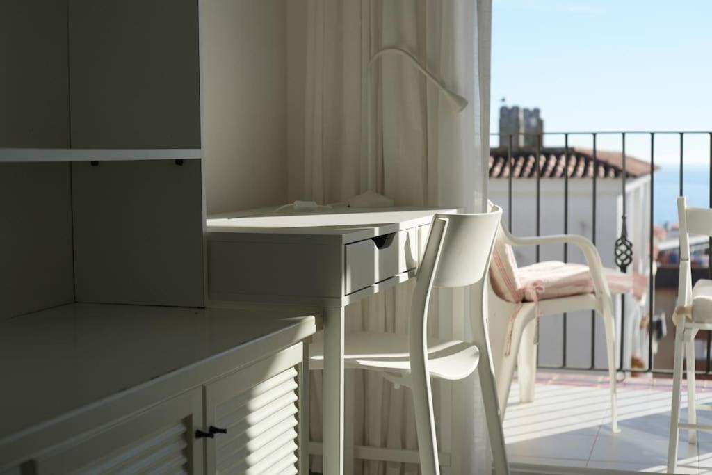 Appartement With Sea View & Pool, Garden, Dishwasher